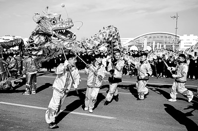 节日文化火起来 百姓精神富起来 节日文化火起来 百姓精神富起来