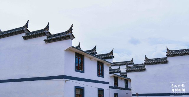 海埂村村庄一角 郑林 杨福生摄 .jpg