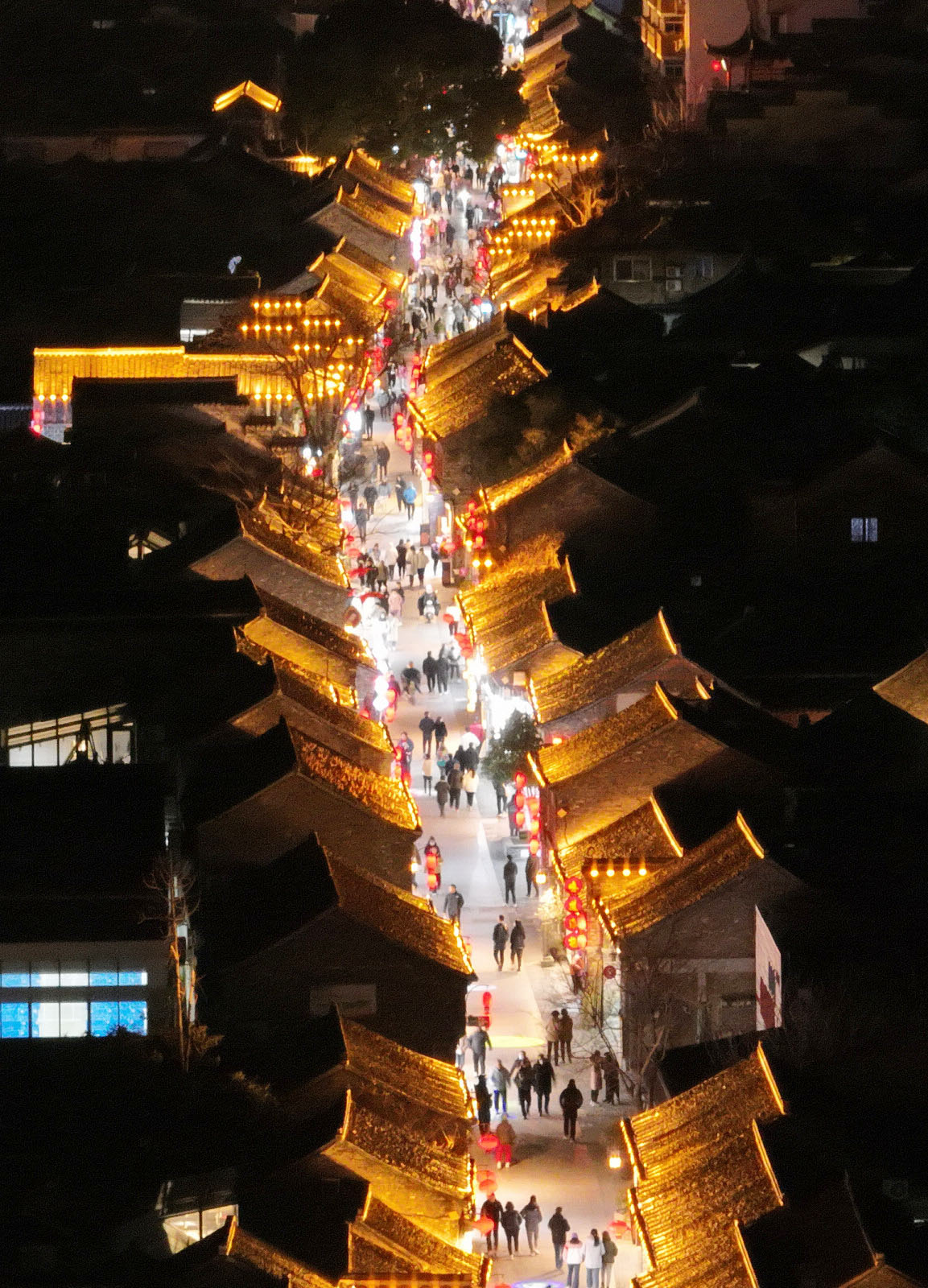 夜市灯火绽放经济亮色