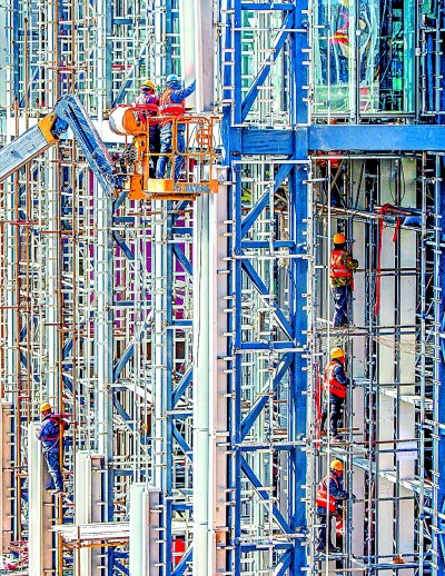 在工业现场定格中国力量