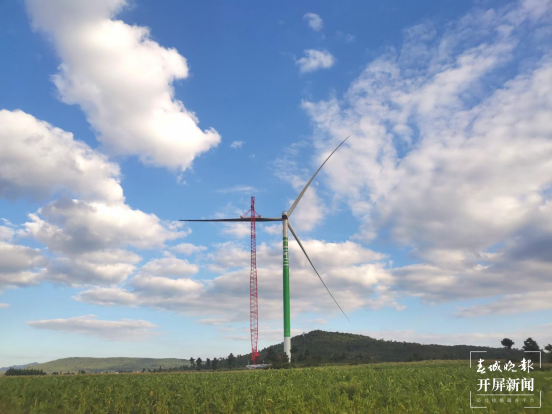 七彩“大风车”吱呀吱哟哟地转,云南这里的风景真好看