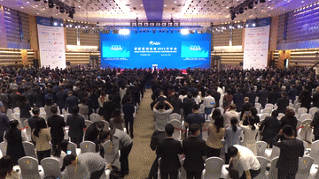 新华全媒+|团结合作迎挑战