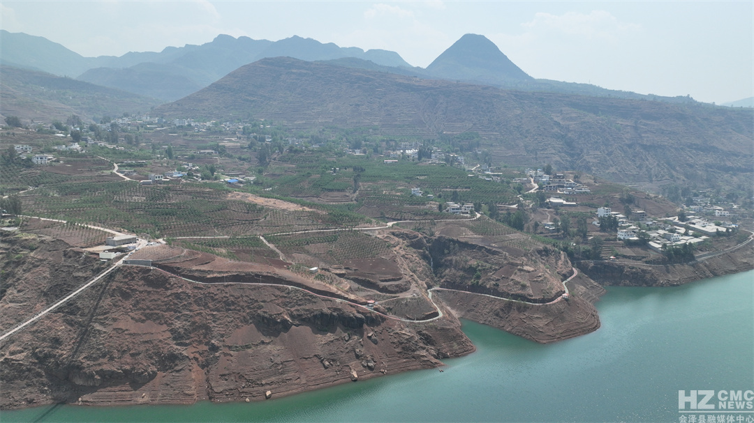 马路乡水口村全貌 秦本林摄.jpg