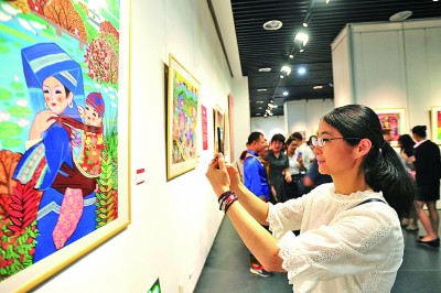 拿起画笔 用心描绘和美新山乡