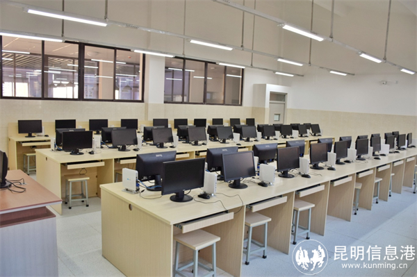 计算机教室2 计算机教室2