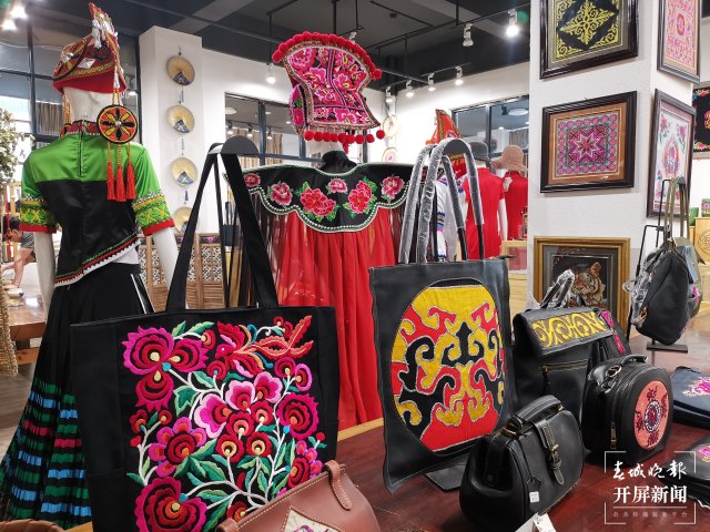楚雄彝绣馆（春城晚报-开屏新闻记者 张勇 摄）