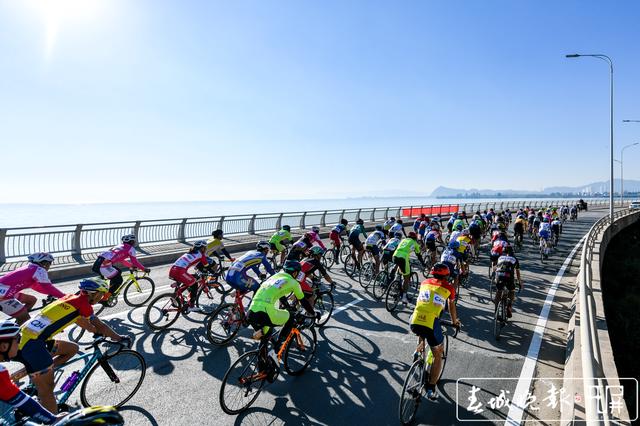 2020昆明环滇池高原自行车邀请赛(赛事组委会 供图)