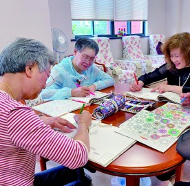 呵护“一老一小”,把暖心服务做到家门口 呵护“一老一小”,把暖心服务做到家门口