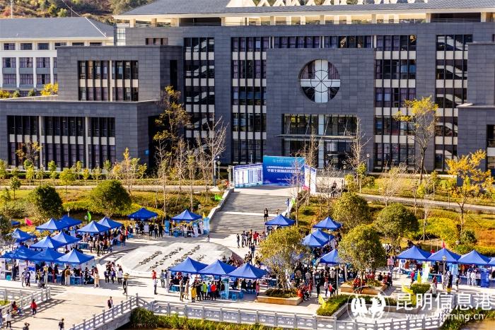 1395769_700x700 1395769_700x700