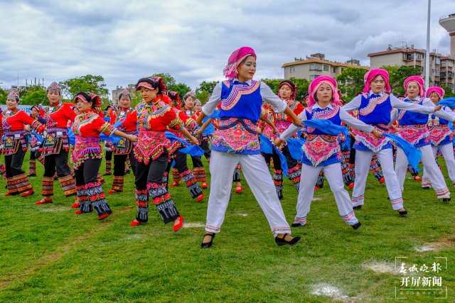 千人“挝乐” (李继明摄 ) (8).jpg