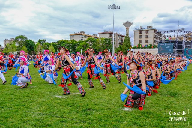 千人“挝乐” (李继明摄 ) (6).jpg