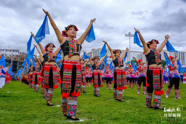 千人“挝乐” (李继明摄 ) (5).jpg