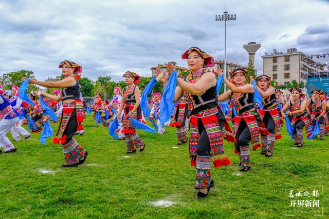 千人“挝乐” (李继明摄 ) (7).jpg