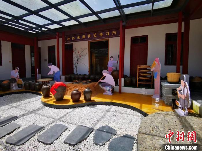 图为岭红米酒技艺传习所内景。 雷朝良 摄 图为岭红米酒技艺传习所内景。 雷朝良 摄