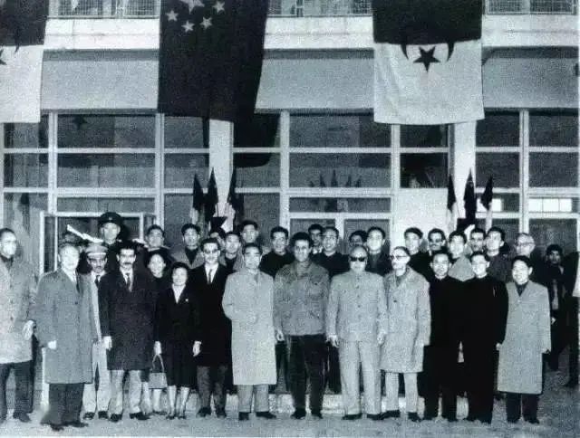 刚刚!袁隆平墓前发生惊人一幕,外交部发言人都忍不住公布...