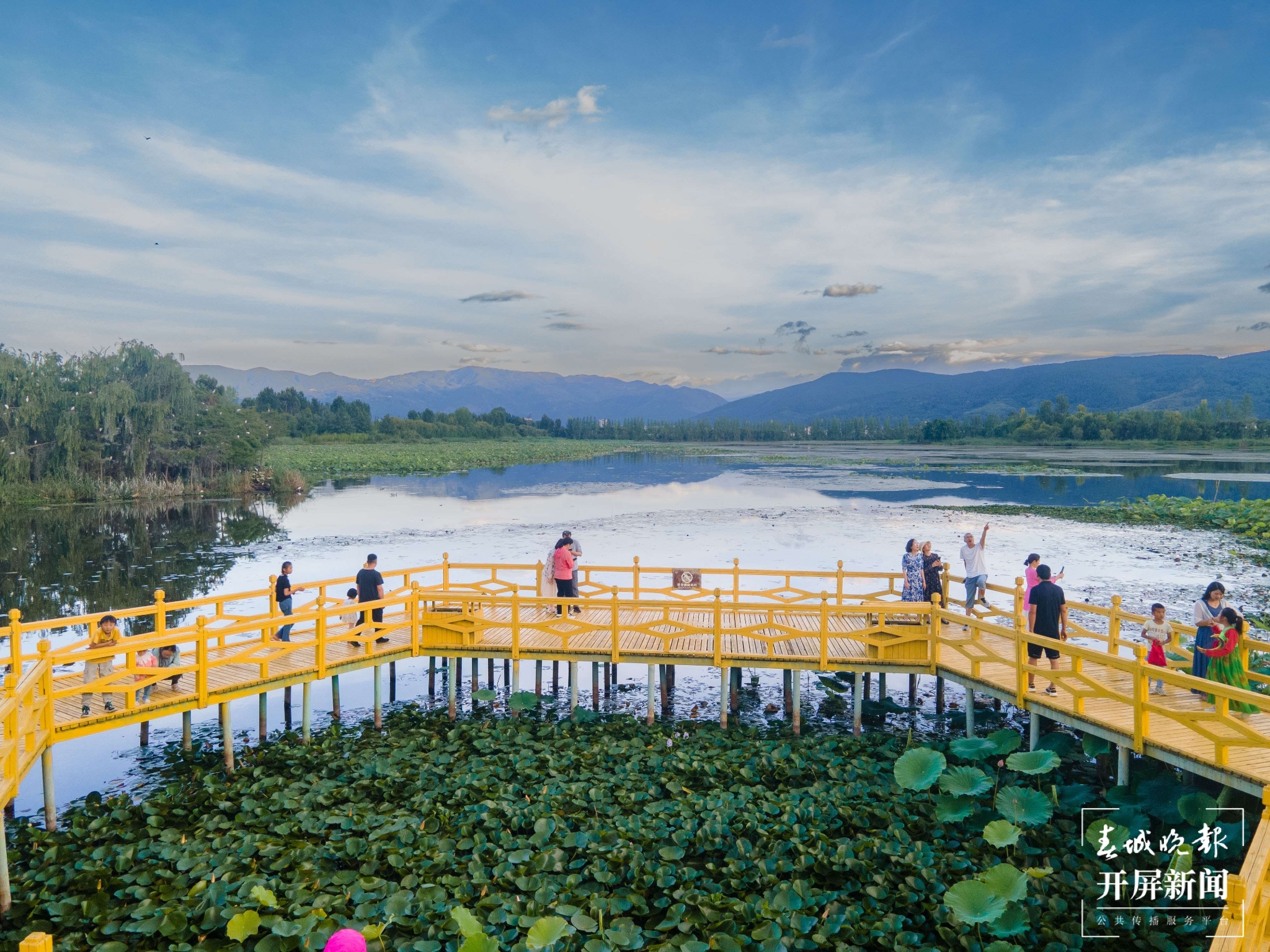 （昆滇传内容）有一种叫云南的生活 大理洱源茈碧湖：度夏赏荷正当时（有视频） (16).jpg