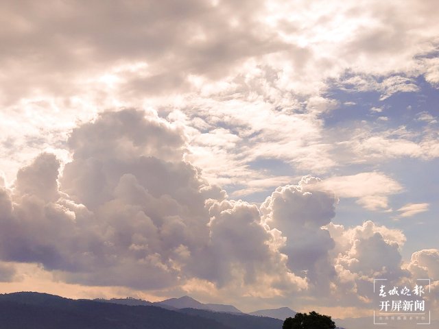 大理弥渡：彩云宛如宫崎骏漫画的彩色天空 (10).jpg