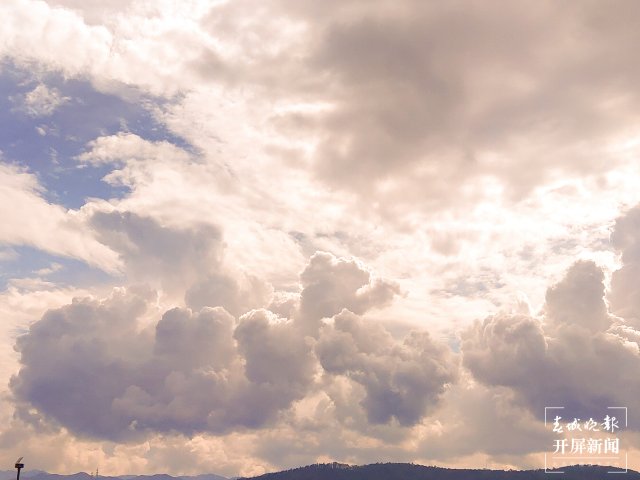 大理弥渡：彩云宛如宫崎骏漫画的彩色天空 (11).jpg