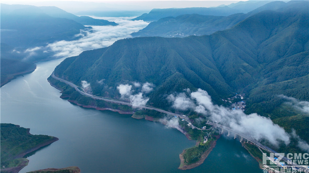会泽县毛家村水库风景如画 刘光信 摄 (2).JPG