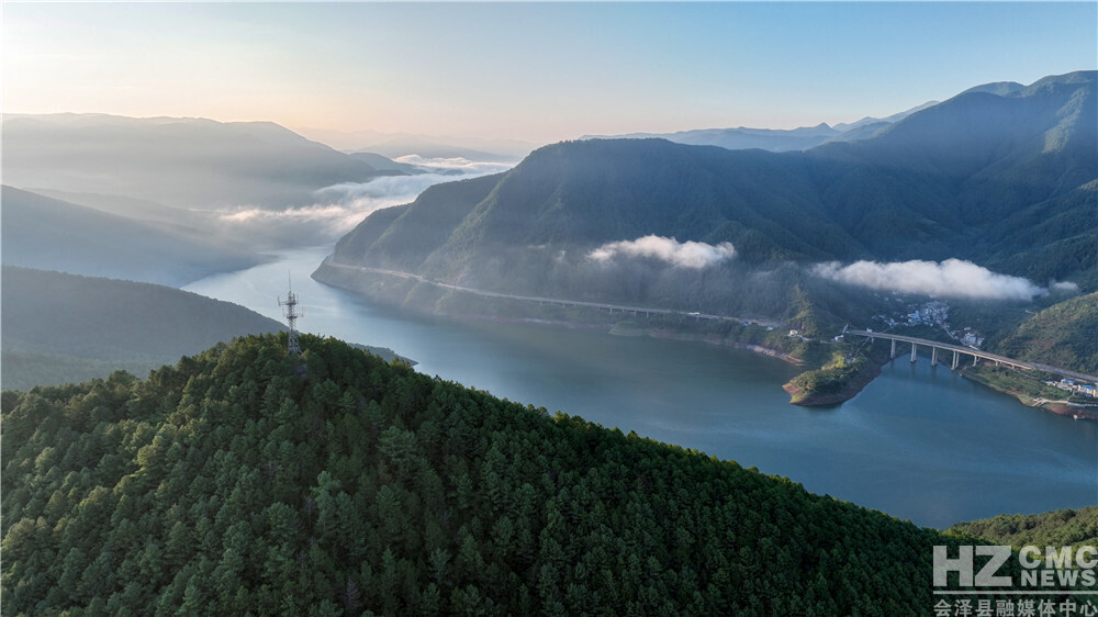 会泽县毛家村水库风景如画 刘光信 摄 (6).JPG