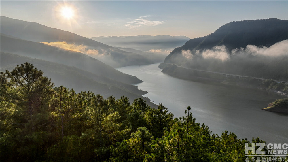 会泽县毛家村水库风景如画 刘光信 摄 (7).JPG