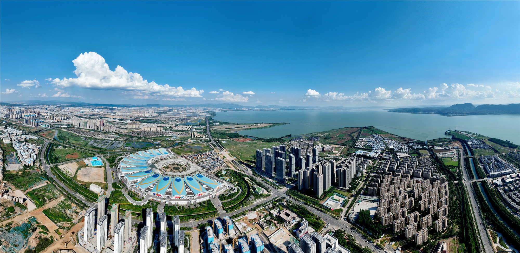 1昆明滇池国际会展中心全景图 王正鹏 摄影2022.7.13 (3).JPG 1昆明滇池国际会展中心全景图 王正鹏 摄影2022.7.13 (3).jpg