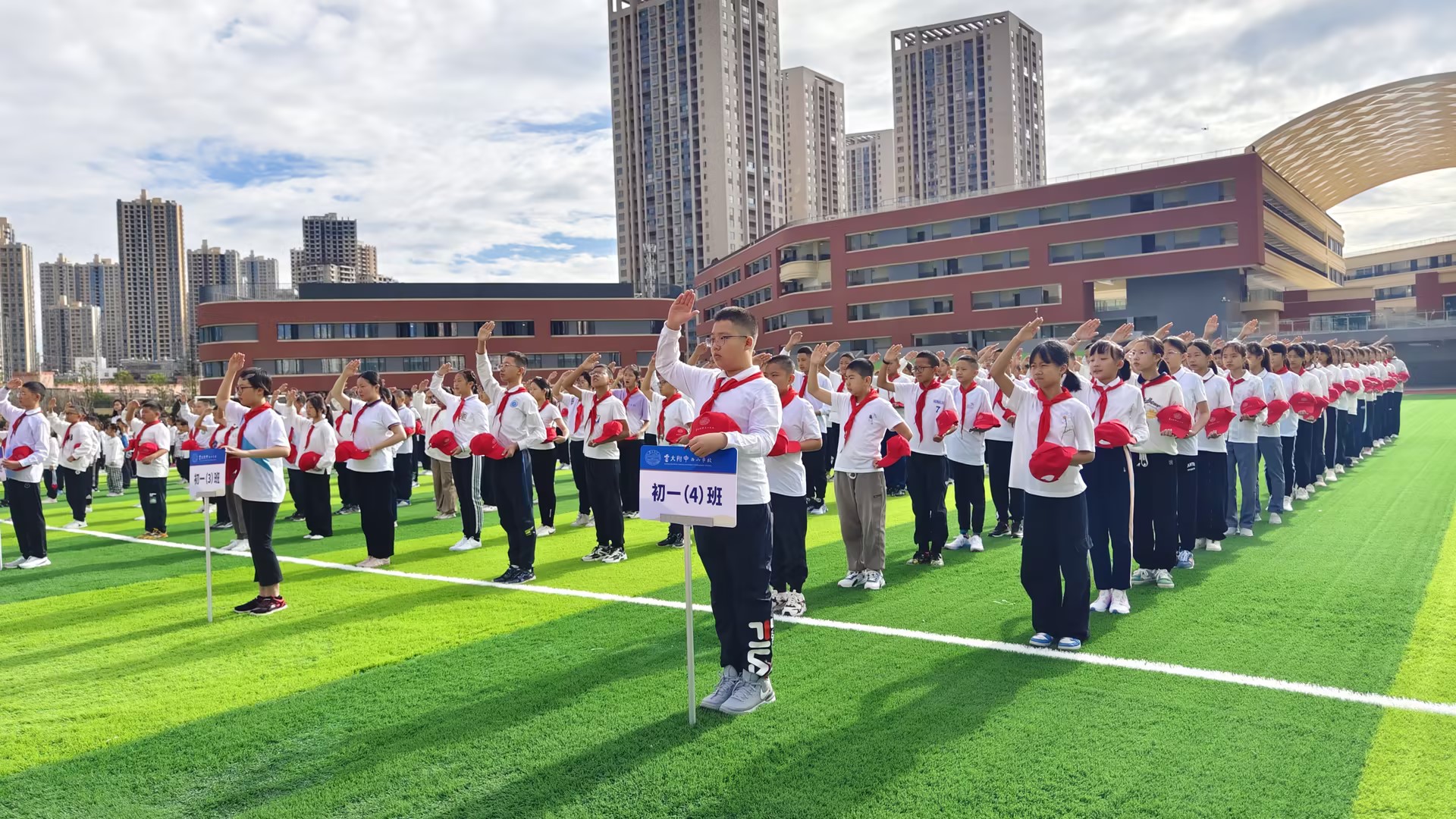 正式开学云南大学附属中学西山学校迎来首批师生