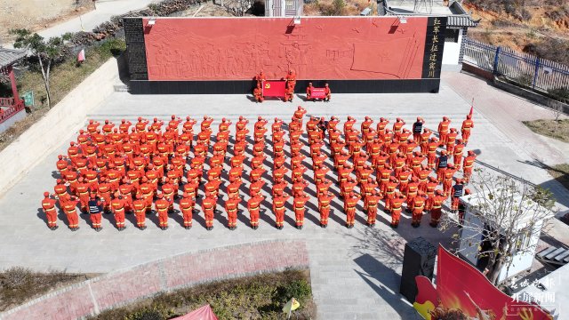 （采访传编辑）700余名森林消防指战员集中野外驻训，全面提升防灭火实战能力 (5).jpg