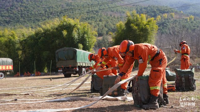 （采访传编辑）700余名森林消防指战员集中野外驻训，全面提升防灭火实战能力 (32).JPG