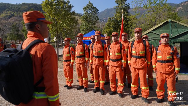 （采访传编辑）700余名森林消防指战员集中野外驻训，全面提升防灭火实战能力 (41).JPG