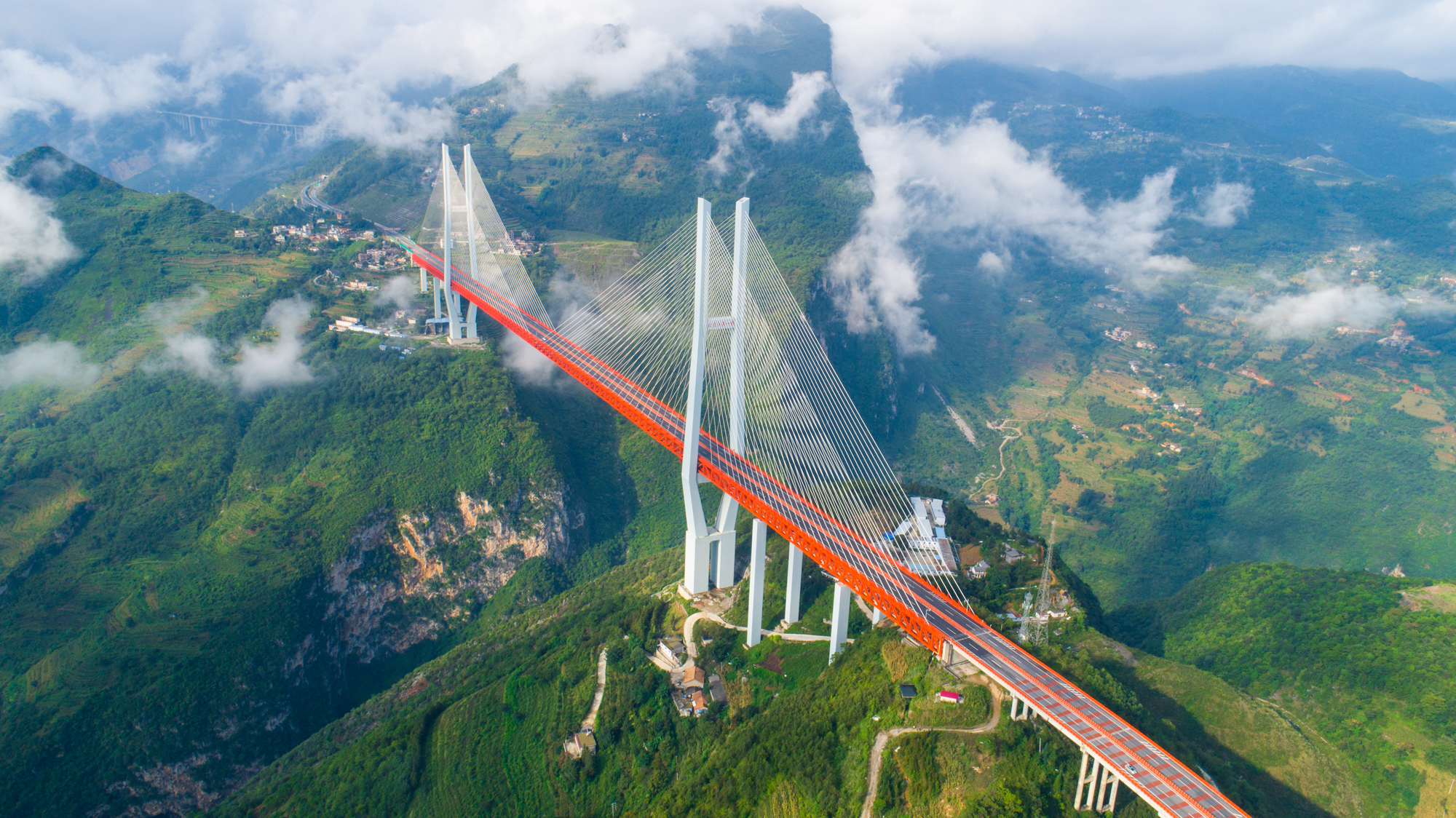 1709993763646580.jpg 109036-《北盘江大桥》+何育勇+13885851105.jpg