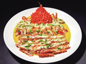 香椿酱滑蛋蒸阿拉斯加帝王蟹