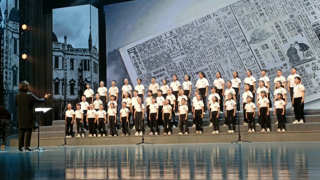 聂耳师生合唱团 (1).jpg