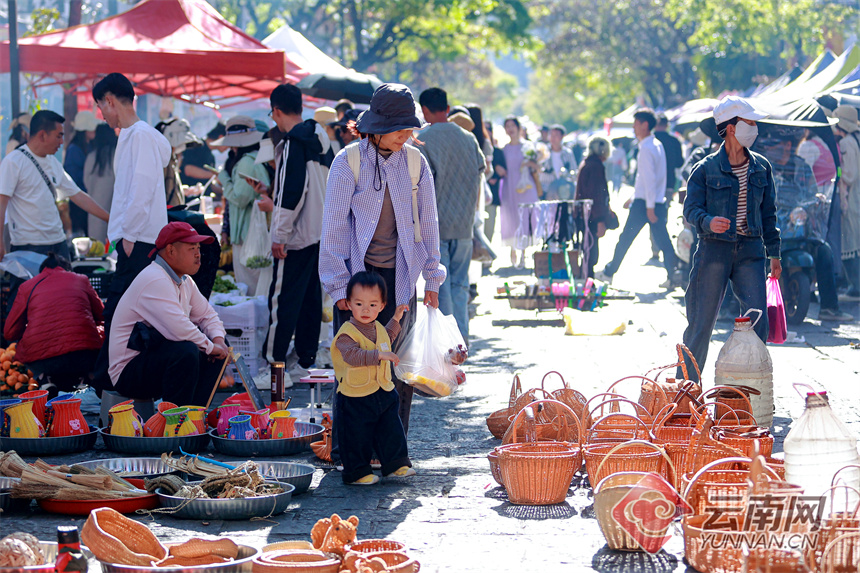高清组图大理三月街热闹集市感受云南美好生活