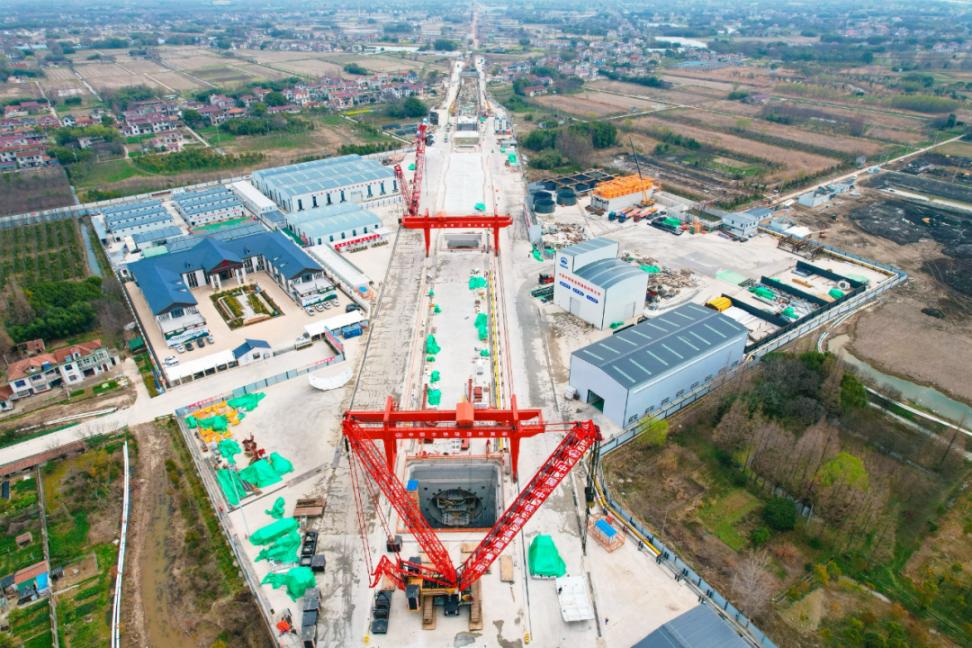 崇太长江隧道是沪渝蓉高铁全线控制性工程,也是目前建设标准最高,掘进