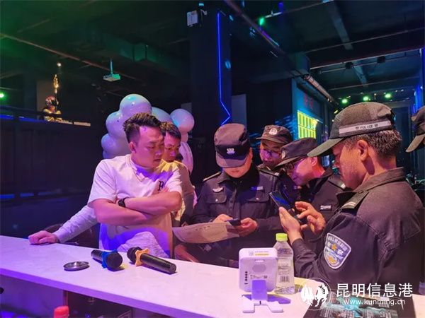 嵩明警方开展长风行动第25轮次集中统一行动