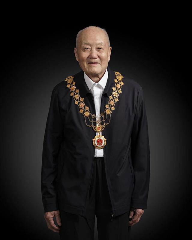 这是张富清肖像(2019年9月27日摄)。新华社记者 李贺 摄