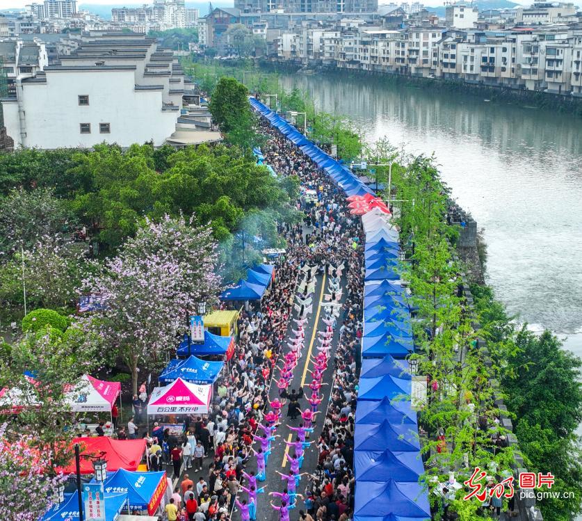 歌声悠扬传千古 非遗文化展华章——广西各族共庆“三月三 歌声悠扬传千古 非遗文化展华章——广西各族共庆“三月三