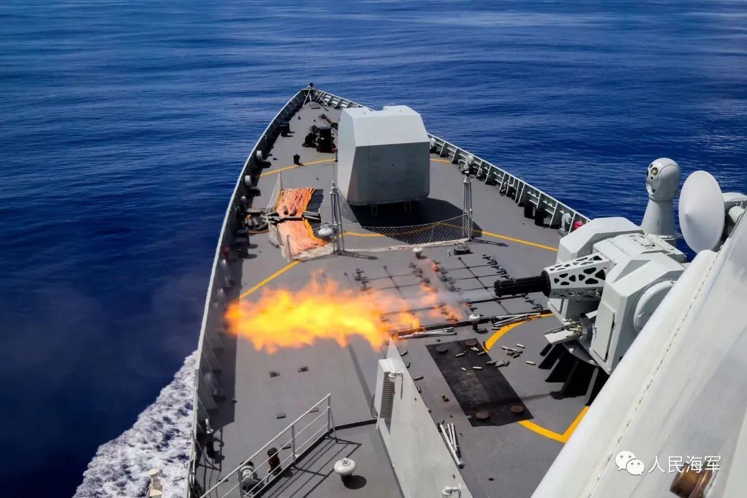 人民海军，生日快乐！