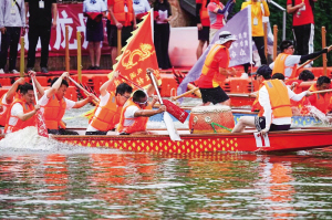 往届刘家营龙舟山歌节现场 本版图片 供图