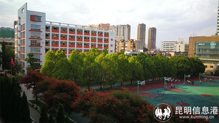 环城南路校区校园景观