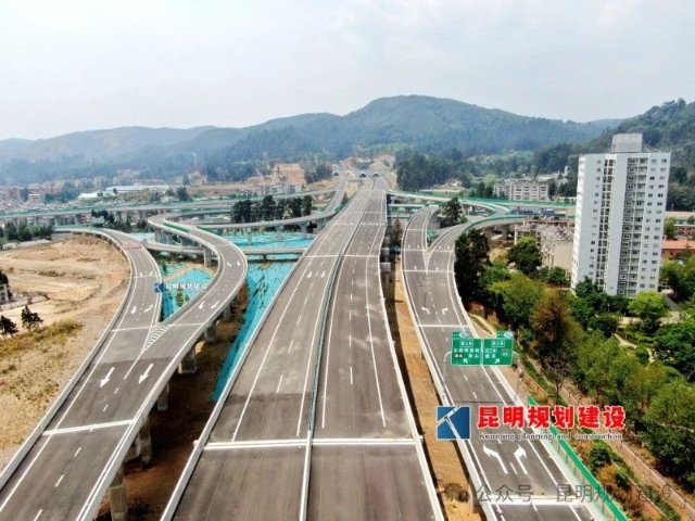 昆楚高速黑林铺立交枢纽