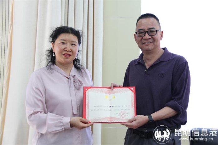 昆一中本部专家到校开展高考备考讲座2