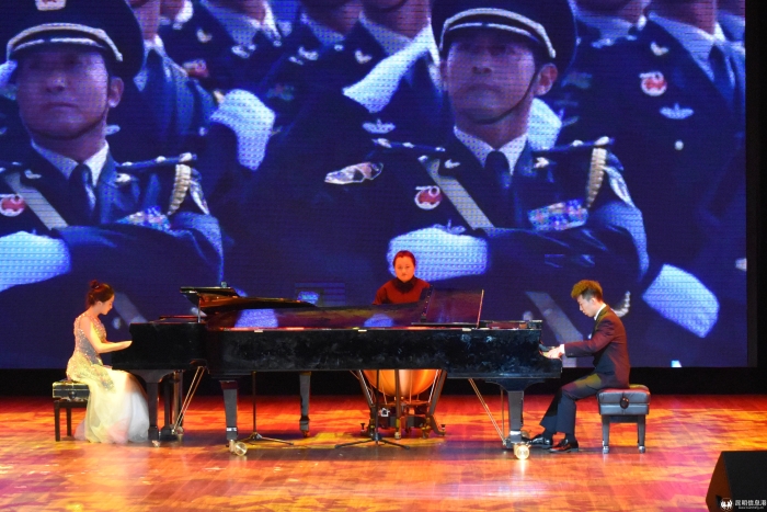 3、钢琴合奏《钢铁洪流&东风浩荡进行曲》 3、钢琴合奏《钢铁洪流&东风浩荡进行曲》