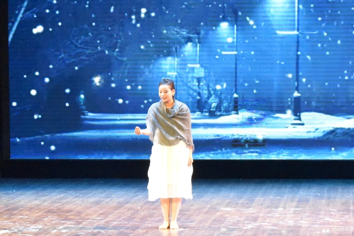 12、故事讲演《卖火柴的小女孩》 12、故事讲演《卖火柴的小女孩》