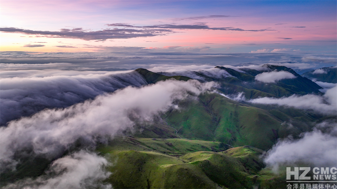 会泽县大海草山朝霞 刘光信 摄.JPG