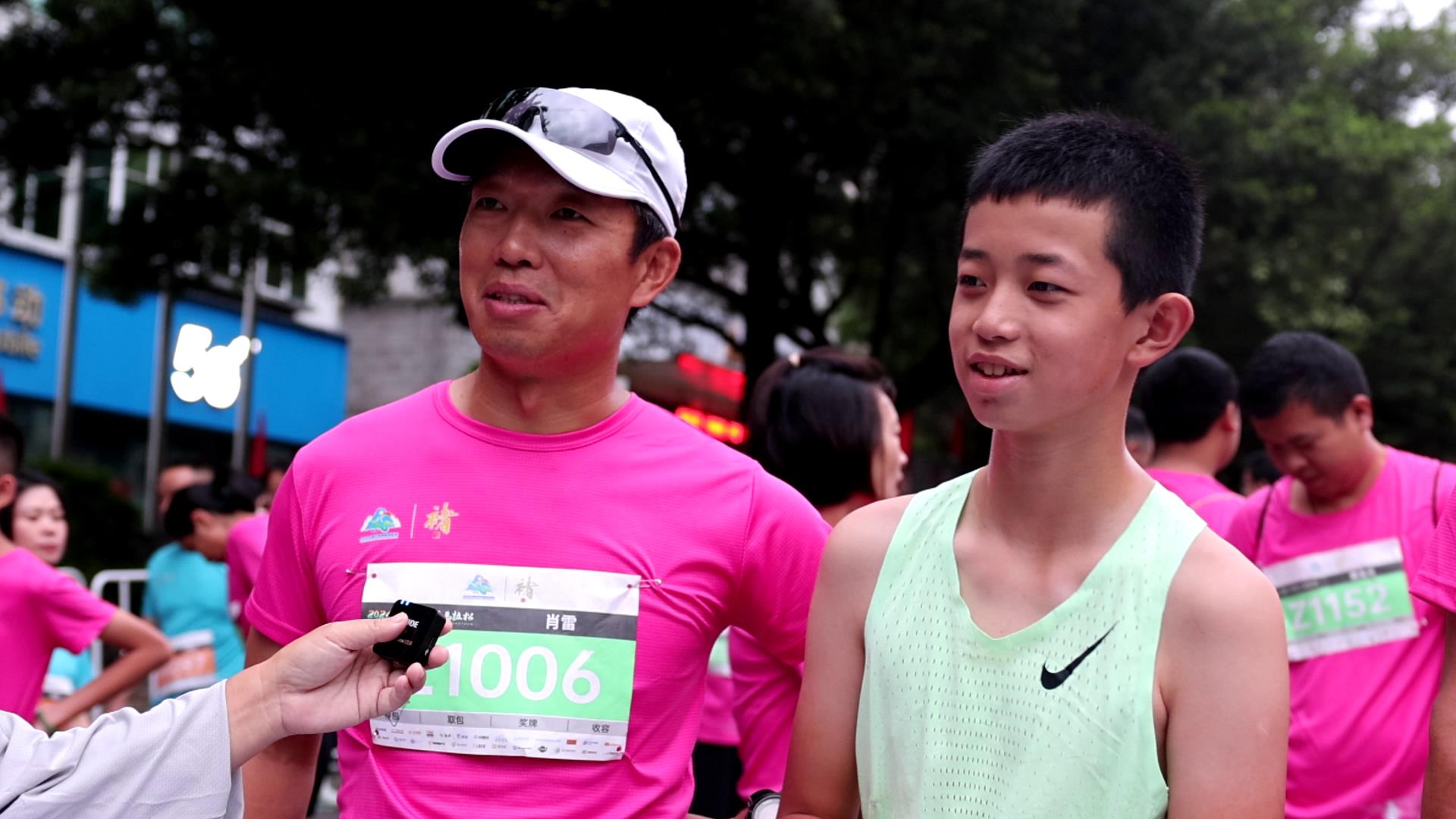 父：肖雷 子：肖越.jpg