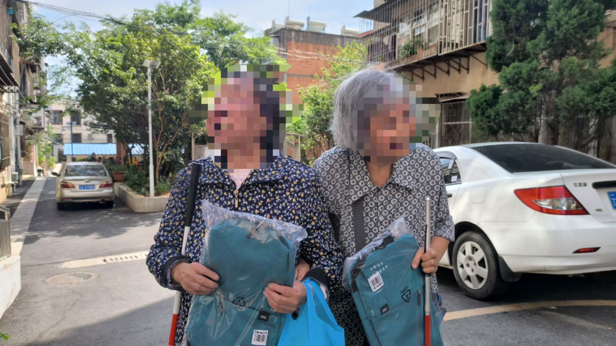 “光明行、送温暖”助盲活动2