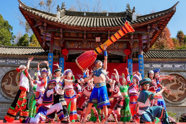 云南民族村呈现多彩民族年 (1).jpg