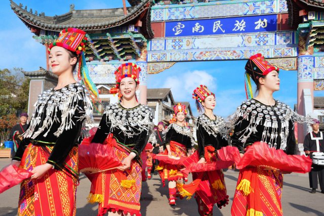 云南民族村呈现多彩民族年 (2).jpg